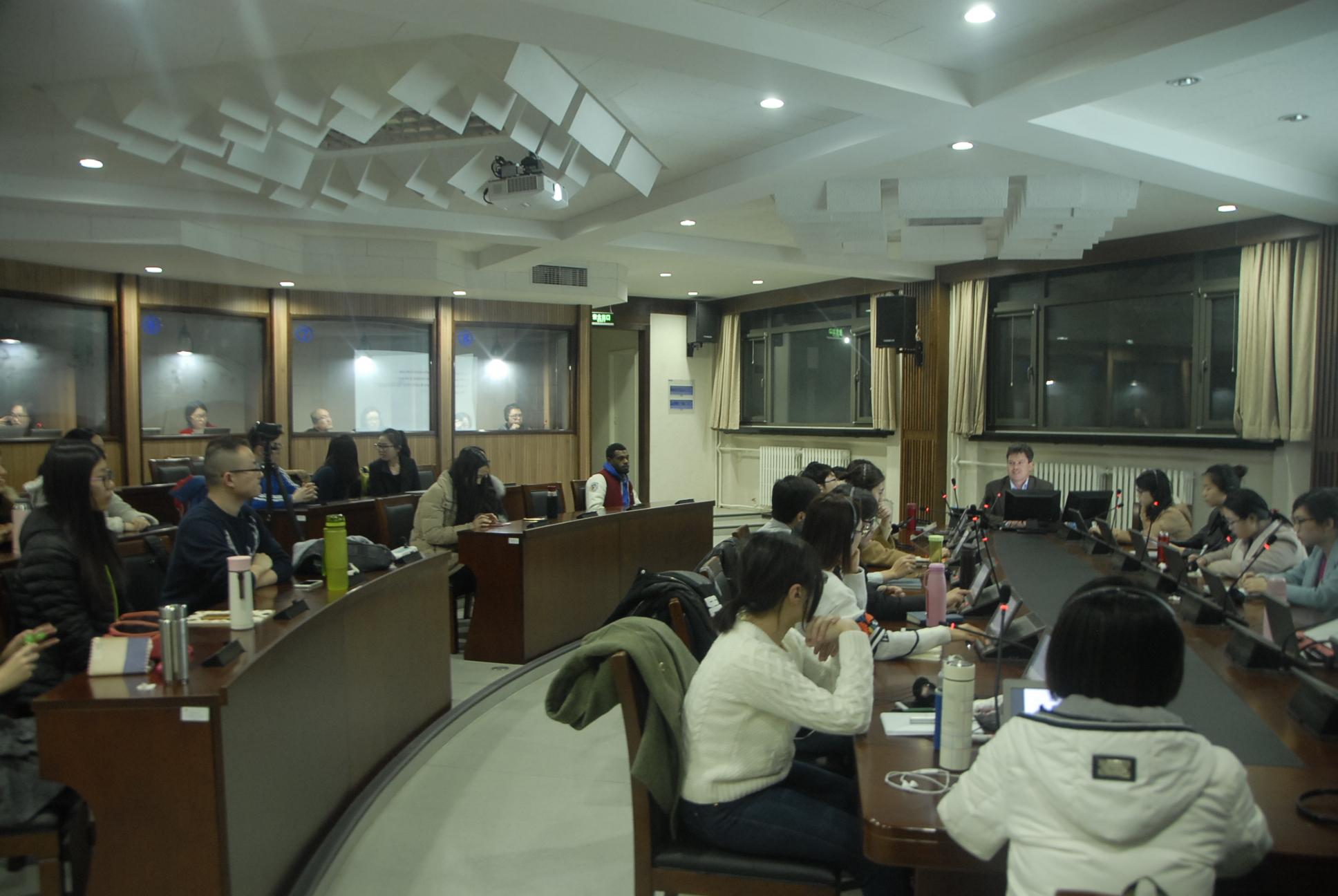 慕尼黑应用语言大学安德鲁·威廉姆斯教授莅临高翻举办讲座-高翻学院-2016.3.10-照片1